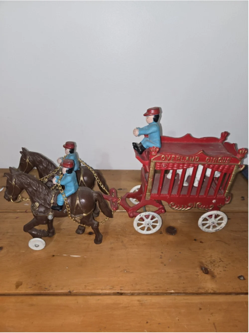 Vintage Cast Iron Overland Circus Wagon 2 Horses 3 Men Polar Bear Pull Toy 16